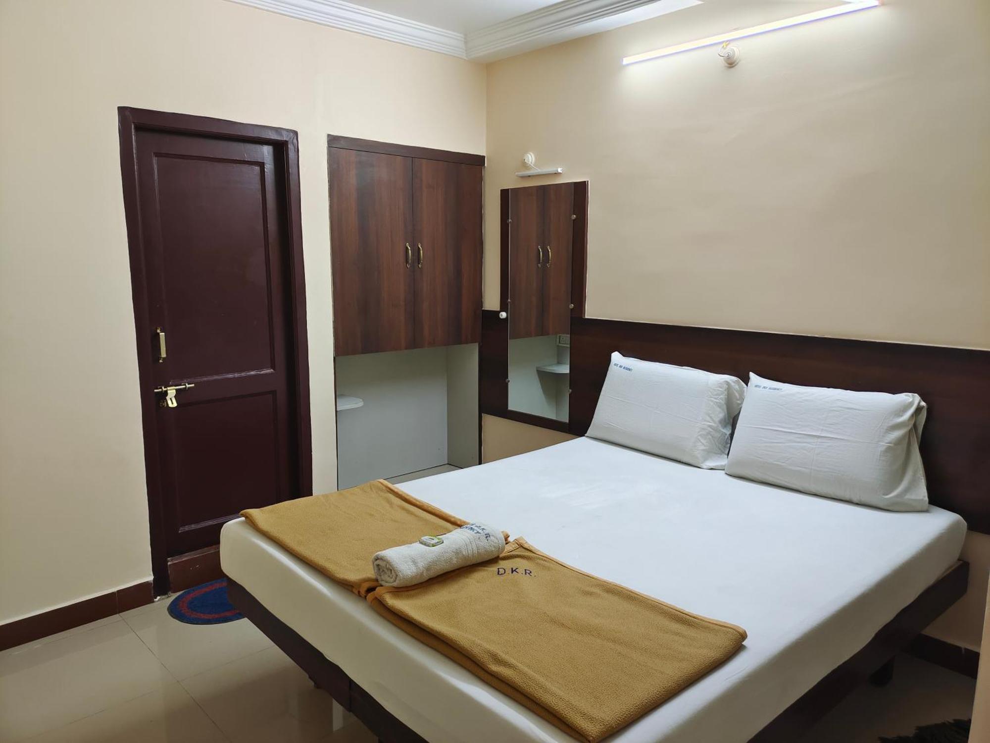 Hotel Dkr Residency Tirupati Zewnętrze zdjęcie